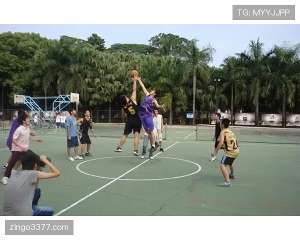 篮球比赛开始规则有哪些,跳球流程与违例判定标准详解 篮球比赛开始规则有哪些,跳球流程与违例判定标准详解